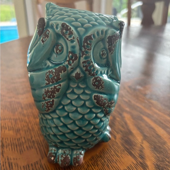 Boston Warehouse Other - Boston warehouse teal ceramic distressed owl decor